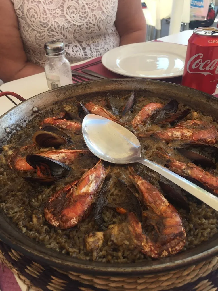 ISABEL M. M_Perros cubelles_Cubelles_review