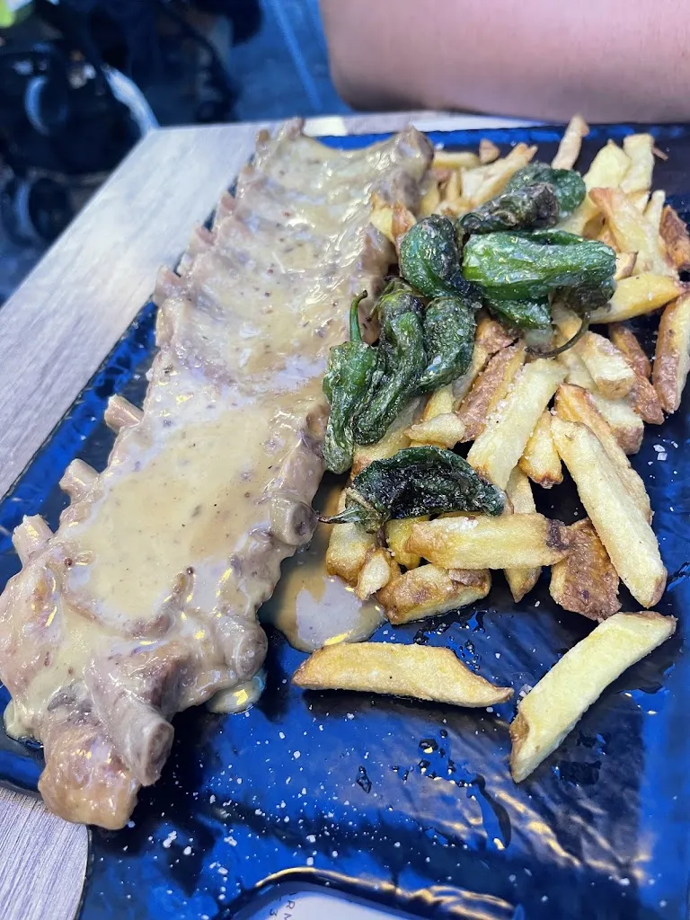 Alika Savira_Los Manueles Restaurante Catedral_Granada La_review