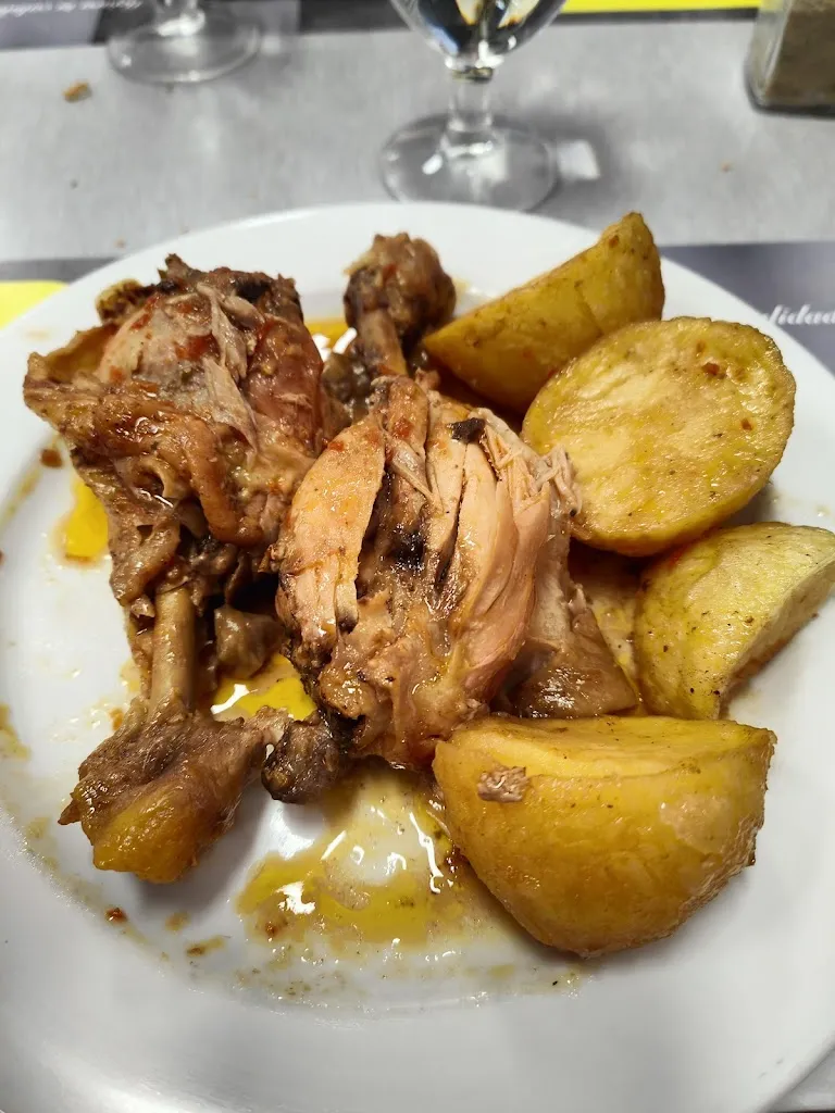 Adrián Cañada_Bar Restaurant F3_Franqueses del Vallès Les_review