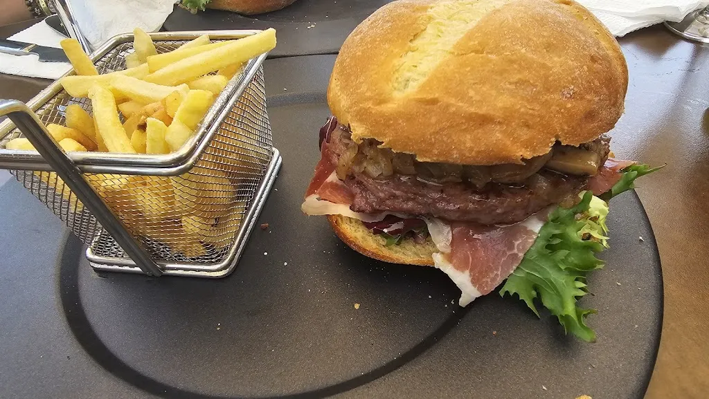 HC9 Restaurant_Franqueses del Vallès Les_slider_image_3