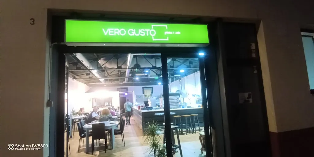 Vero Gusto Pizza i Mes restaurant in Hostalets de Pierola Els