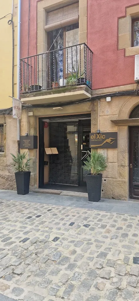 Noelia CG_El Xic_Gurb_review