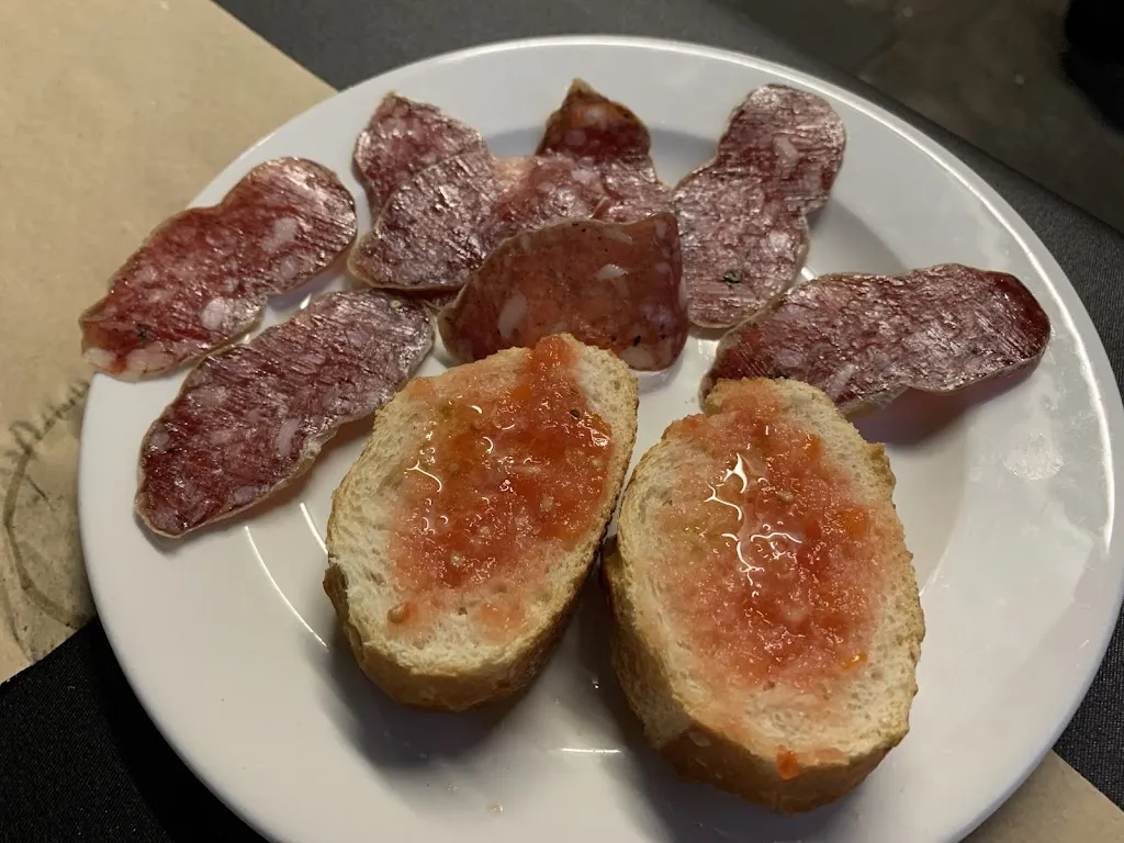 Donna Lin_Bar Restaurant Cantabria_Gurb_review