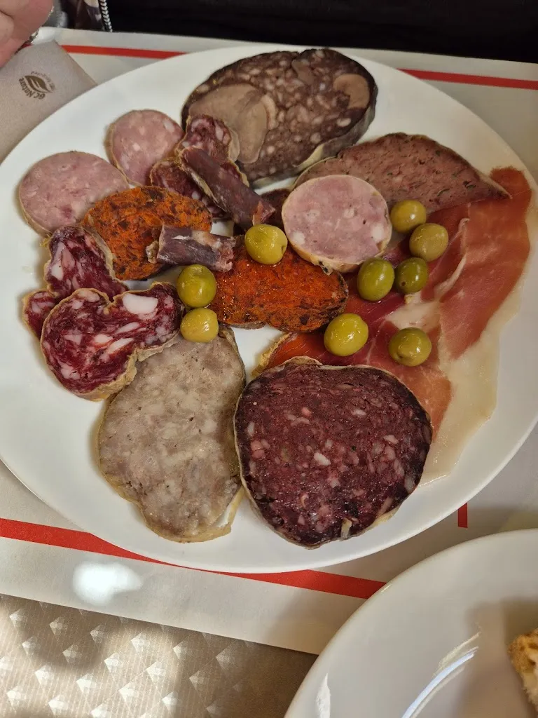 jordi santamaria_Hostal Nou_Gurb_recensione