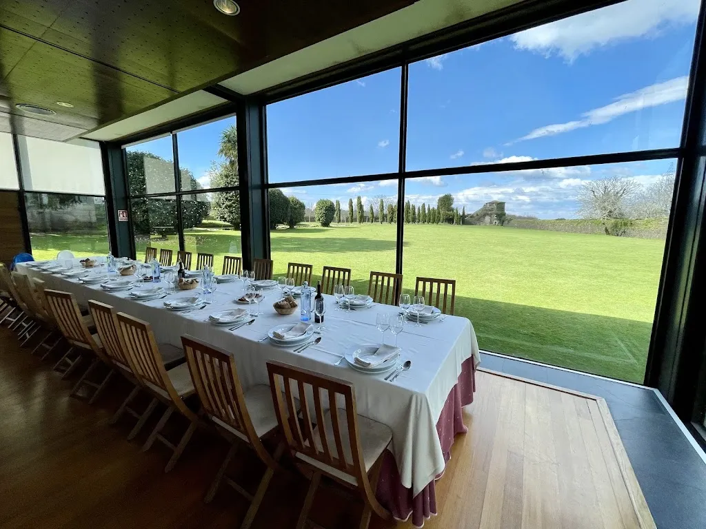 Francisco Freire _Pazo de Santa Cruz_Oza dos Ríos_review