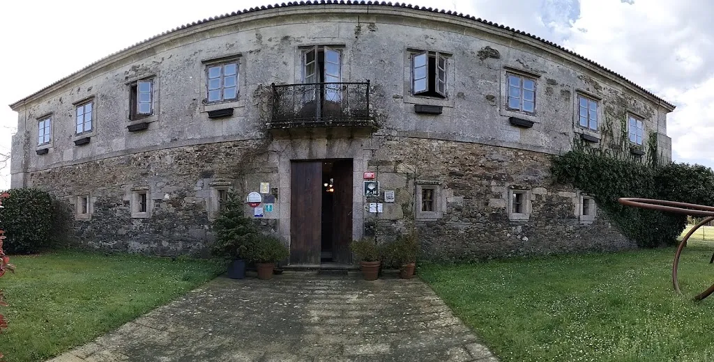 Jessica malle_Rectoral de Cines_Oza dos Ríos_review