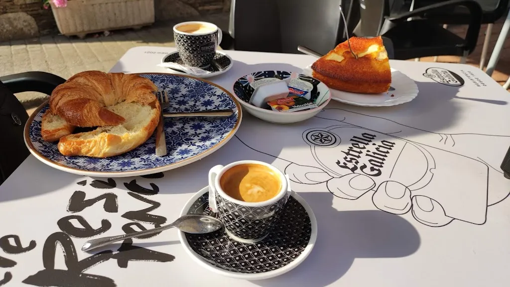 Menu_Cafetería París S.C._Oza dos Ríos_image_9