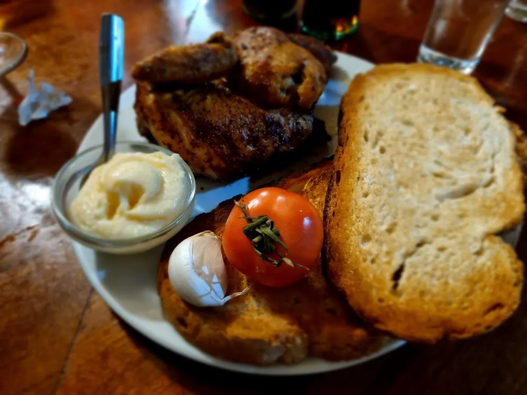 Sian Cameron_Bodega La bota_Malgrat de Mar_review