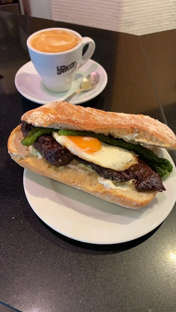 Juan Pablo Luna_La Garriga_Garriga La_review