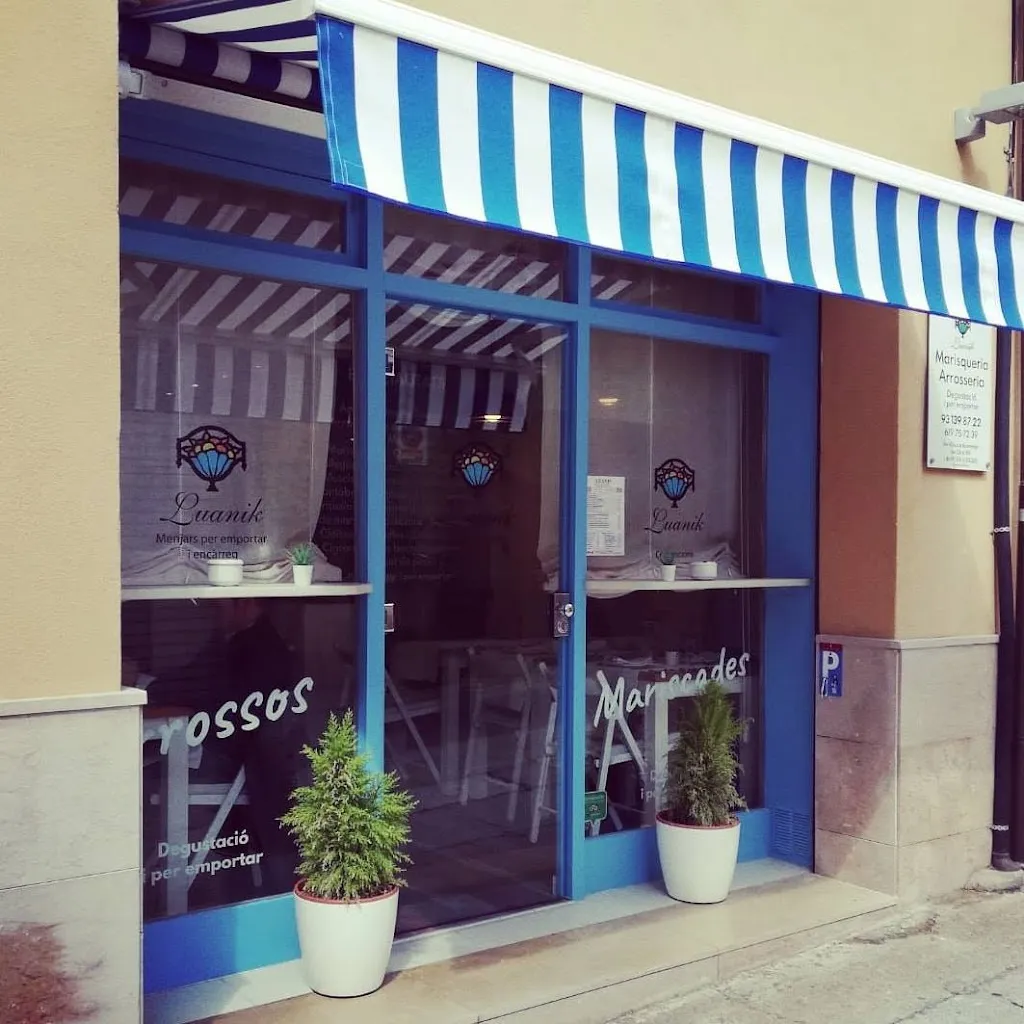 Luanik, Marisqueria i Arrosseria restaurant in Garriga La