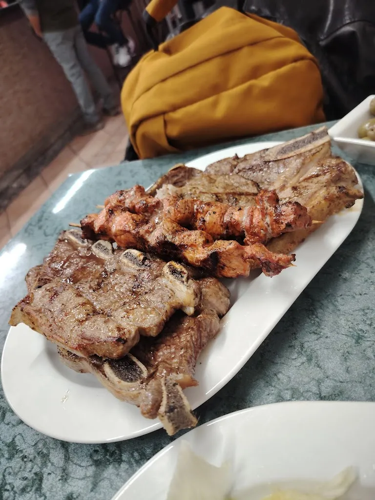 Giulia J Scanu_La Parrilla_Garriga La_review