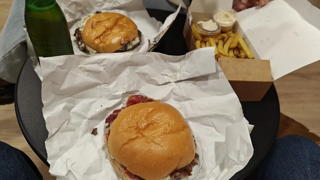 Andrea Tomassetti_Carmela Smash_Garriga La_review