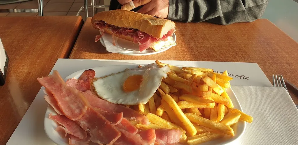 Menu_Bar La Cantonada_Garriga La_image_1