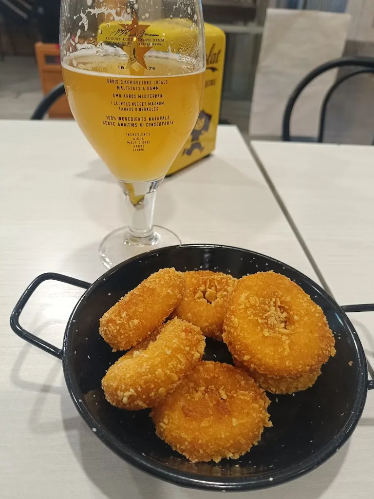 Francis Andreina Gómez_RiCh Burger_Garriga La_review