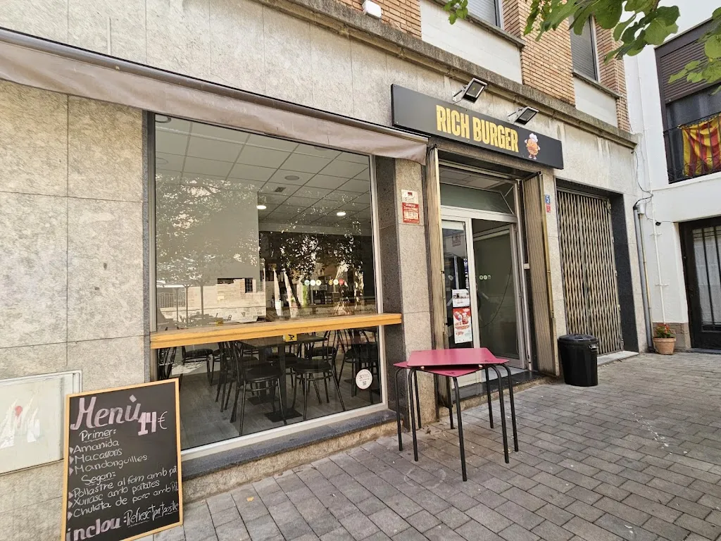 RiCh Burger_Garriga La_slider_image_3