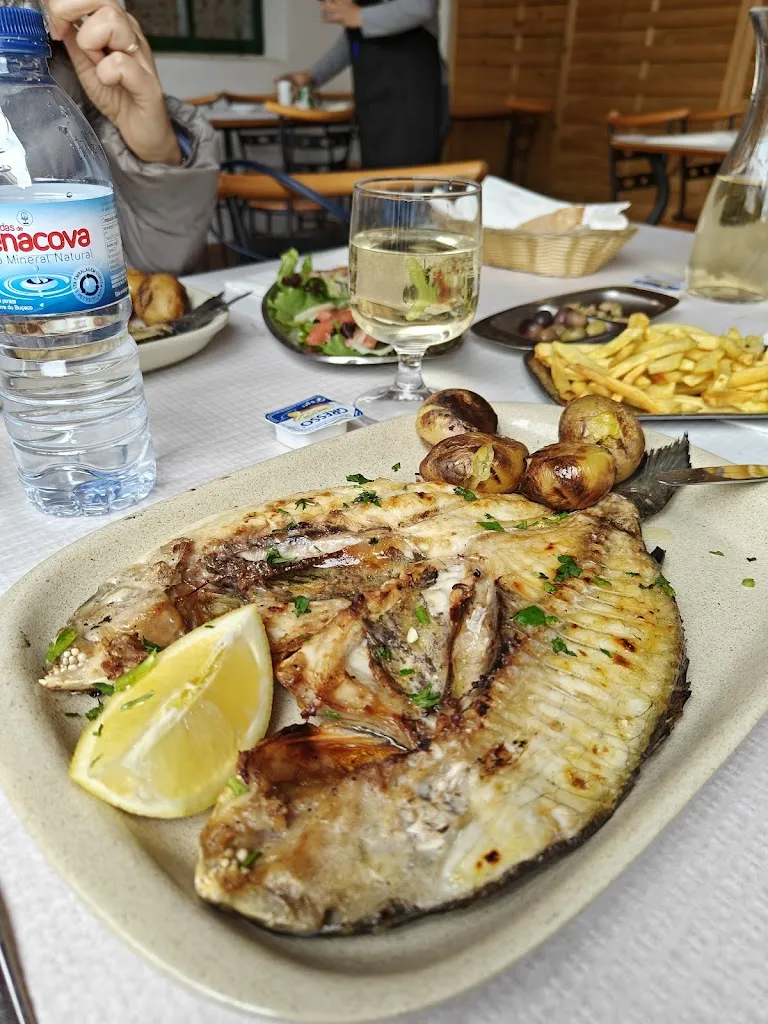 Daryl Gabin_Snack Bar A Banda_Paderne_review