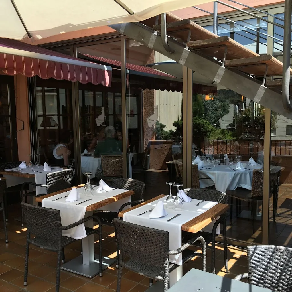Hotel Calàbria restaurant in Garriga La