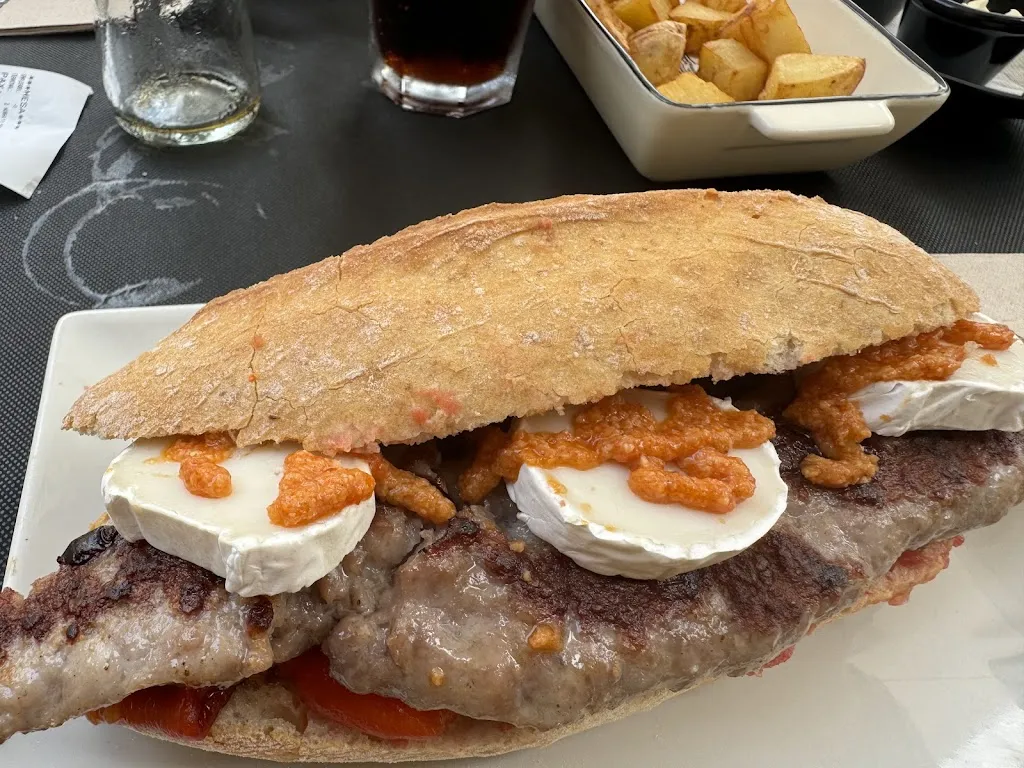 MANLLEUET Cerveseria Restaurant_Manlleu_slider_image_2