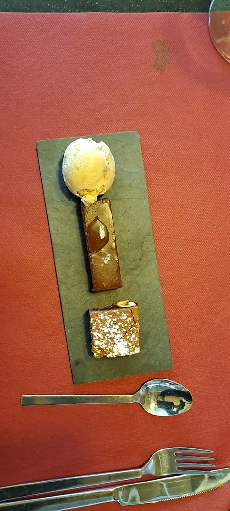 Joan Carol_SAMBUCUS, restaurant, càtering i infusions_Manlleu_review