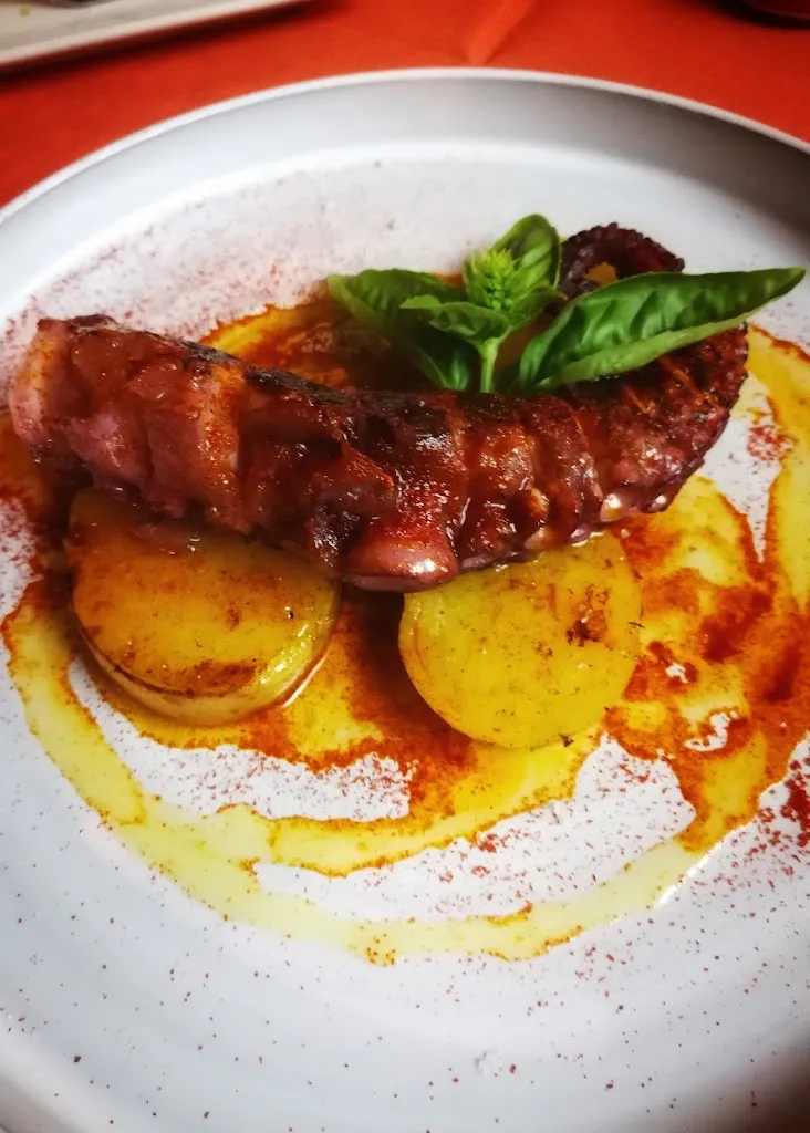 Krika Martinez_Cubics Restauració_Igualada_review