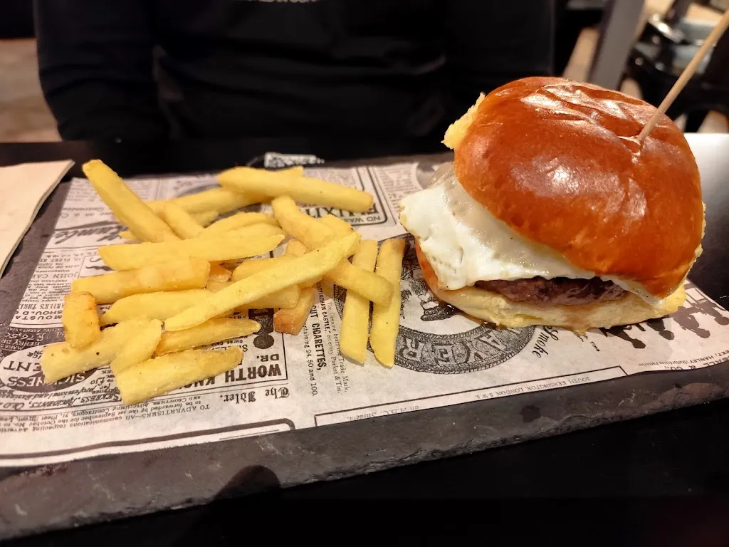 Joan Molero_Lokal_Igualada_review