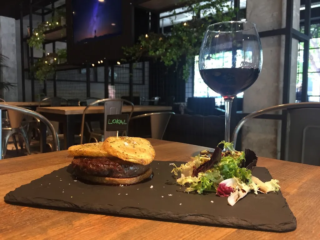 Lokal_Igualada_slider_image_3