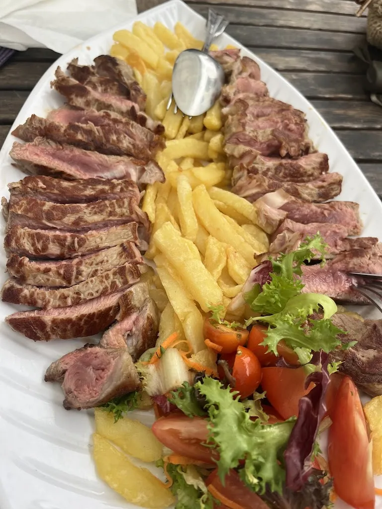 Claudia Varela Bermúdez_Restaurante Los Manzanos_Oleiros_review