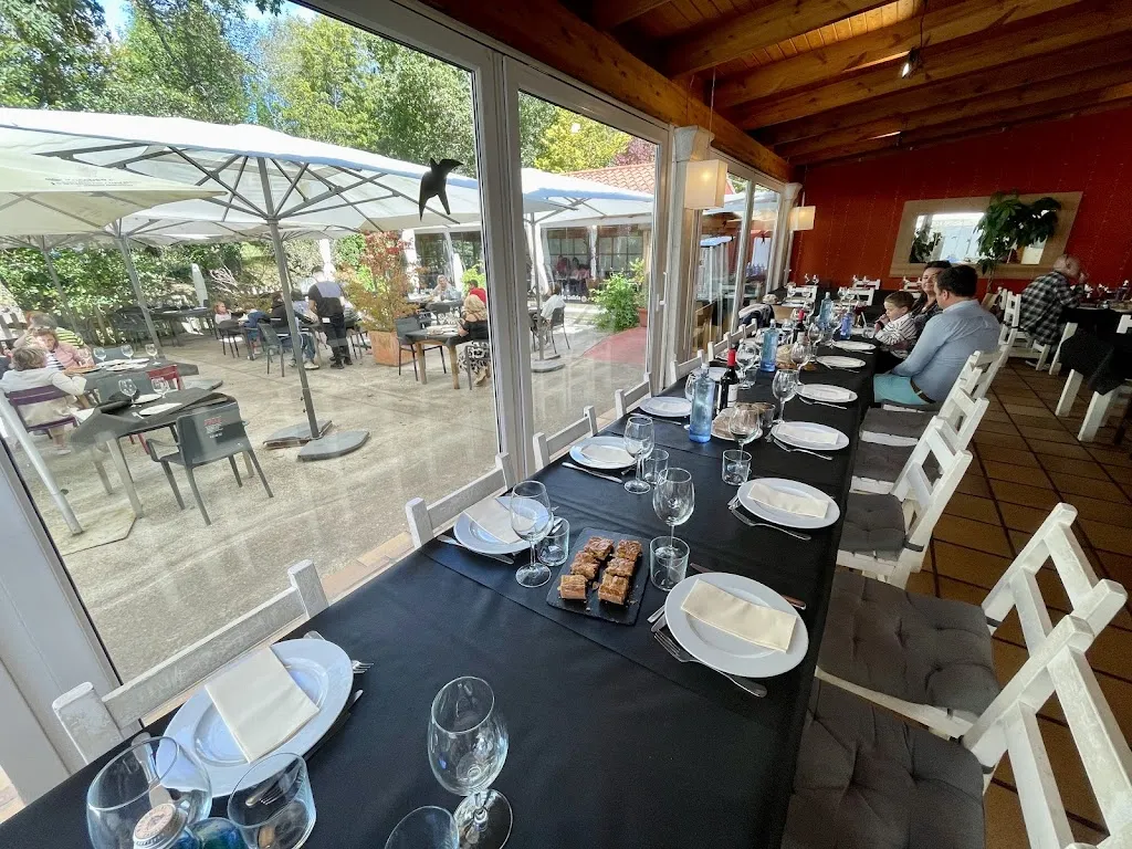 Restaurante Los Manzanos_Oleiros_slider_image_1