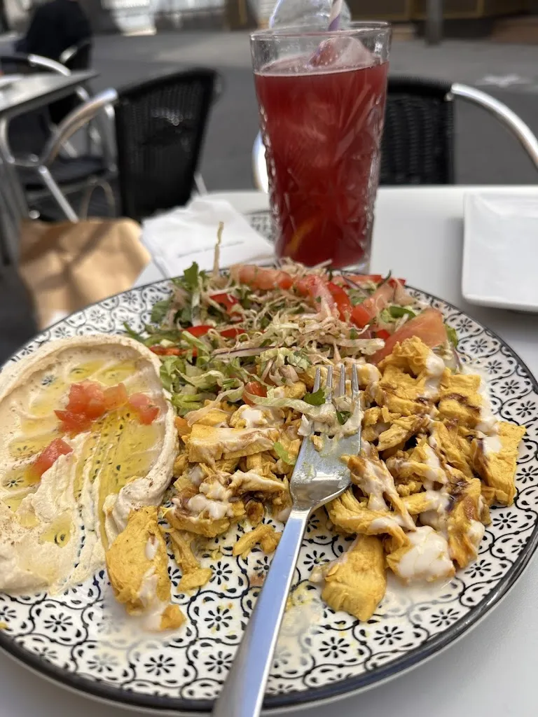 AR Avalos_Toma tacos_Amés_review