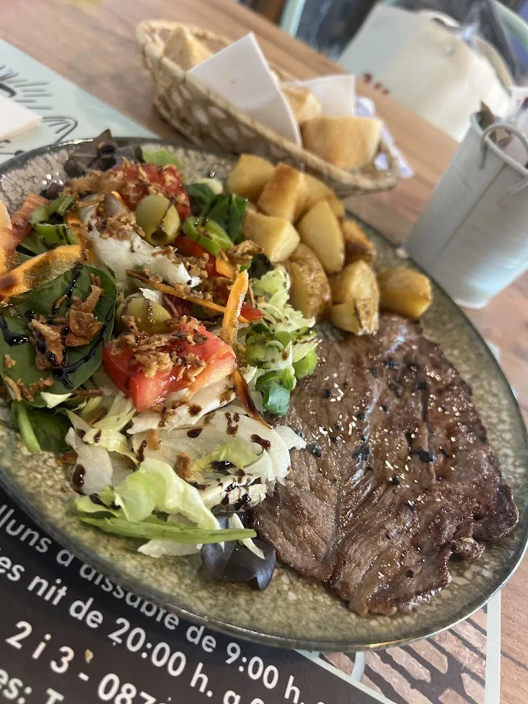 Aziza Hanna_Gaudeix cafe i mes Gastro bar Restaurante_Igualada_review