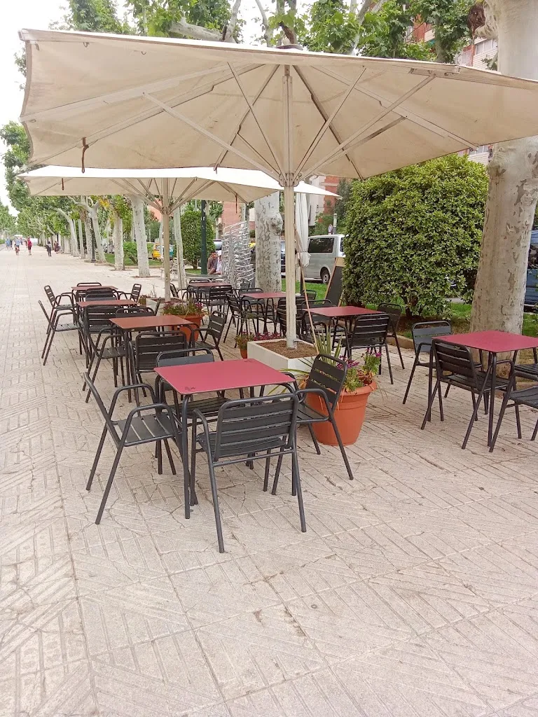 Gaudeix cafe i mes Gastro bar Restaurante ristorante a Igualada