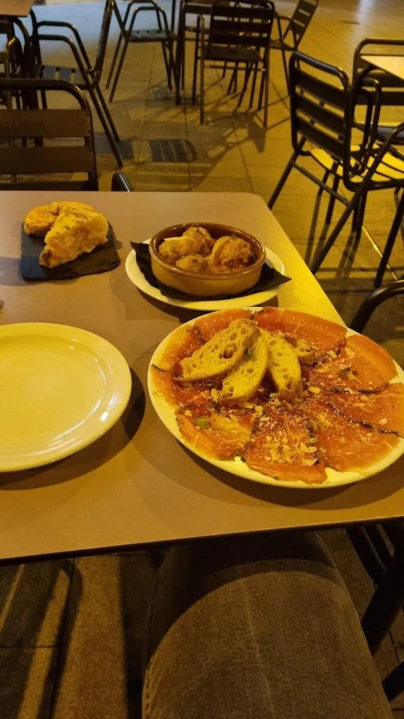 Radu Grecu_Taverna 1913_Manresa_review