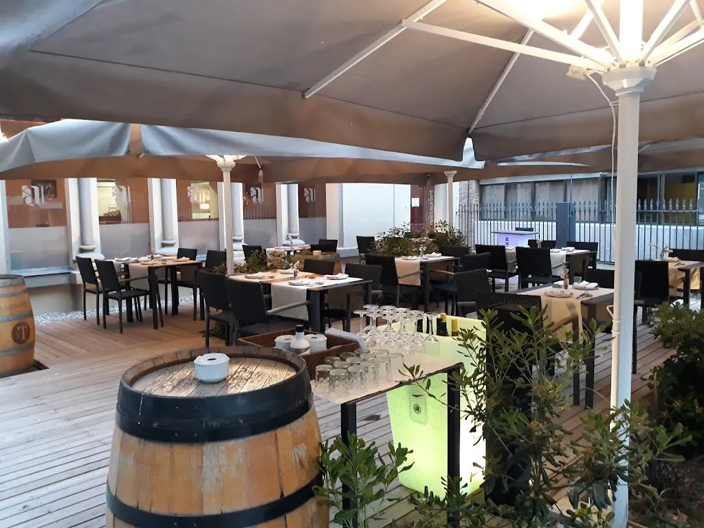 Cau de l'Ateneu restaurant in Manresa