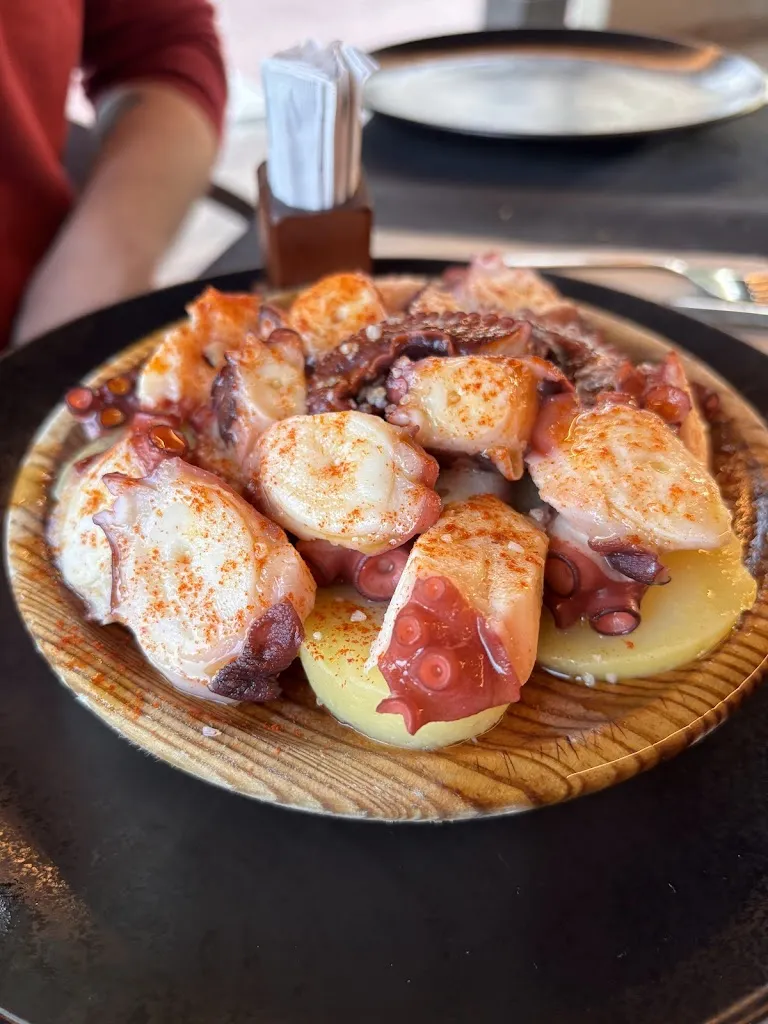 Santiago Toledo_Casa Rafa_Oleiros_review