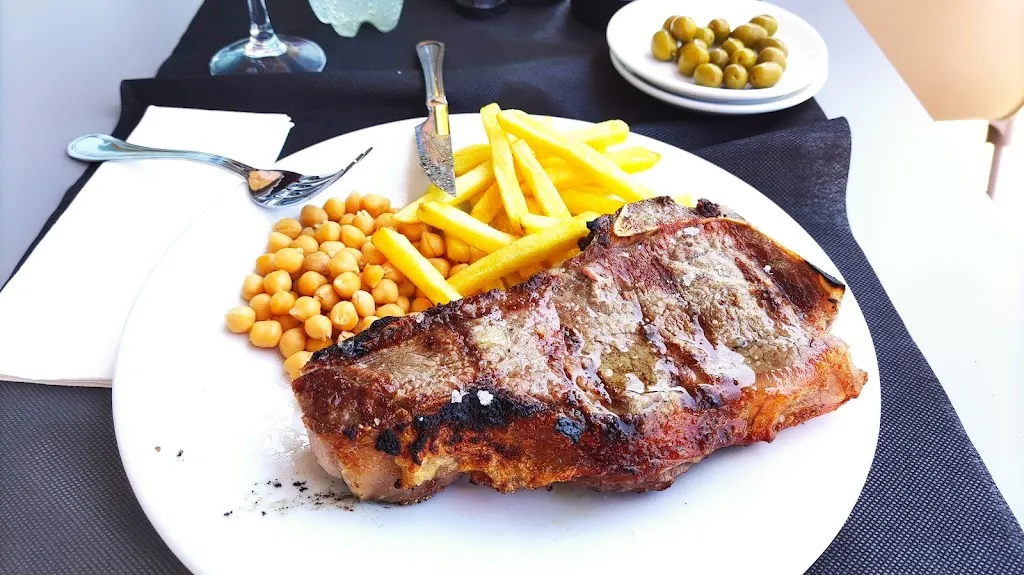 Alex VA _L'Esquitx_Masies de Voltregà Les_review