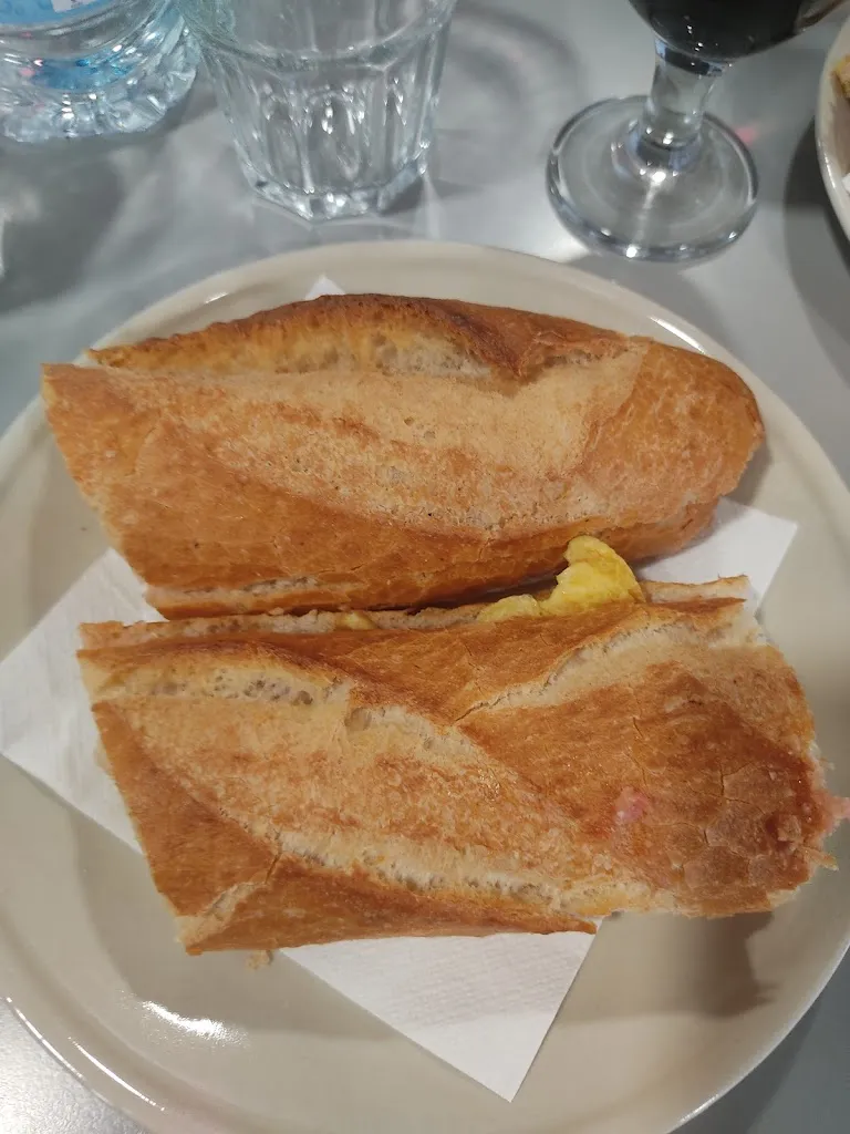 Sergio Perez_Bar del Casal de la Gent Gran_Matadepera_recensione