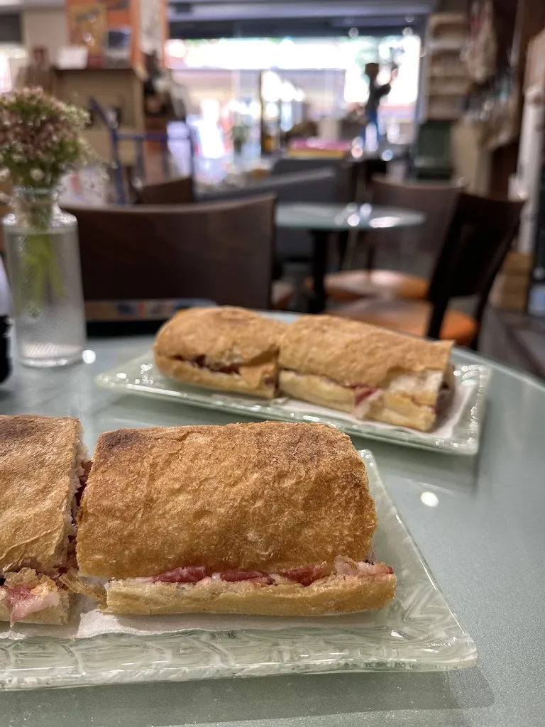 Julen RG_Va de Gla_Martorell_review