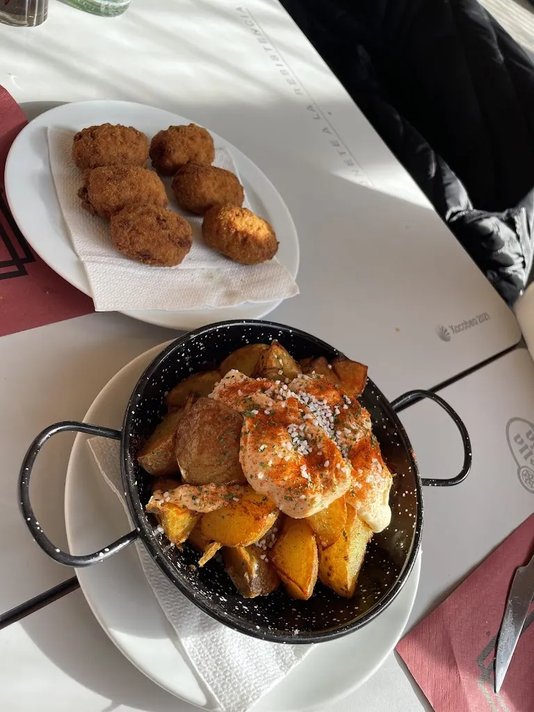 Paula Domínguez_Taperia 14 de Març_Martorell_review