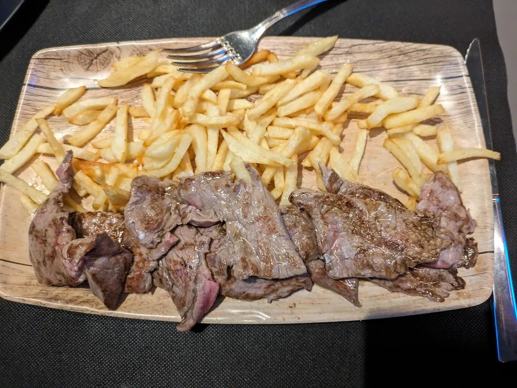 D'Burgui - Vinoteca_Oleiros_slider_image_2