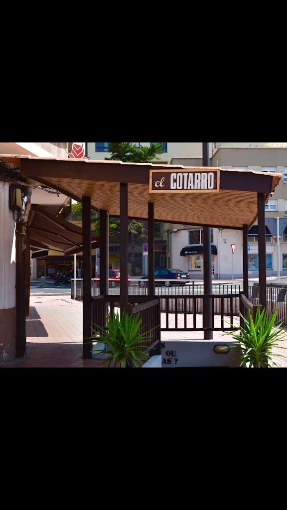 El Cotarro Restaurant restaurant in Oleiros