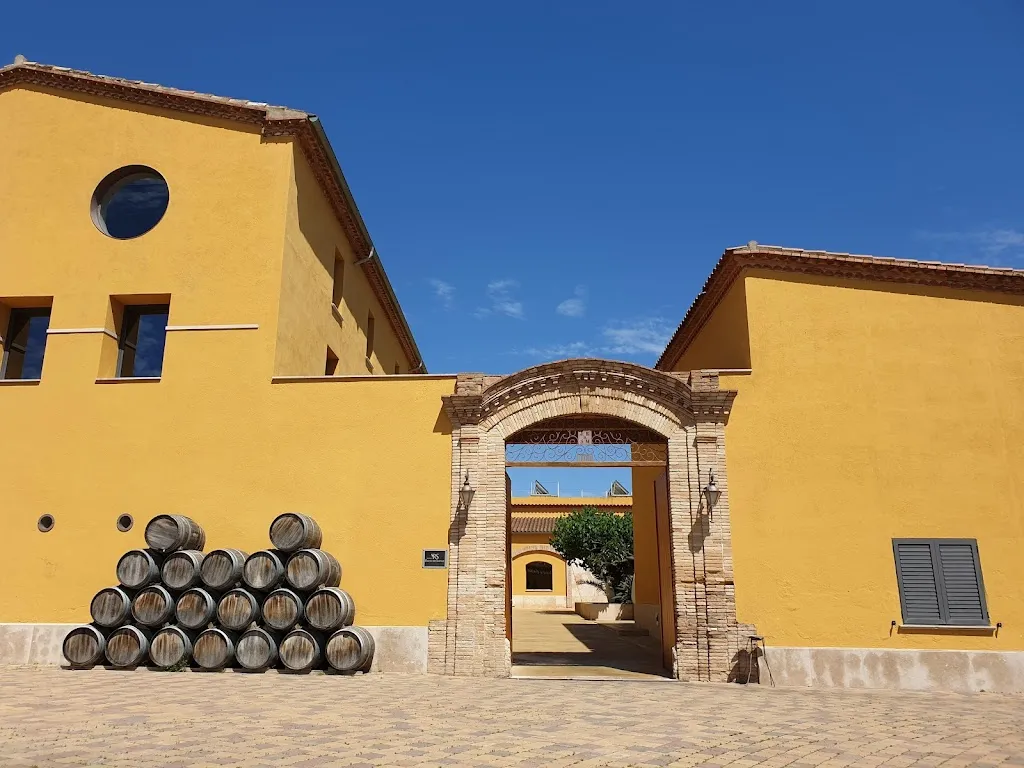 Can Bonastre Wine Resort restaurant in Masquefa