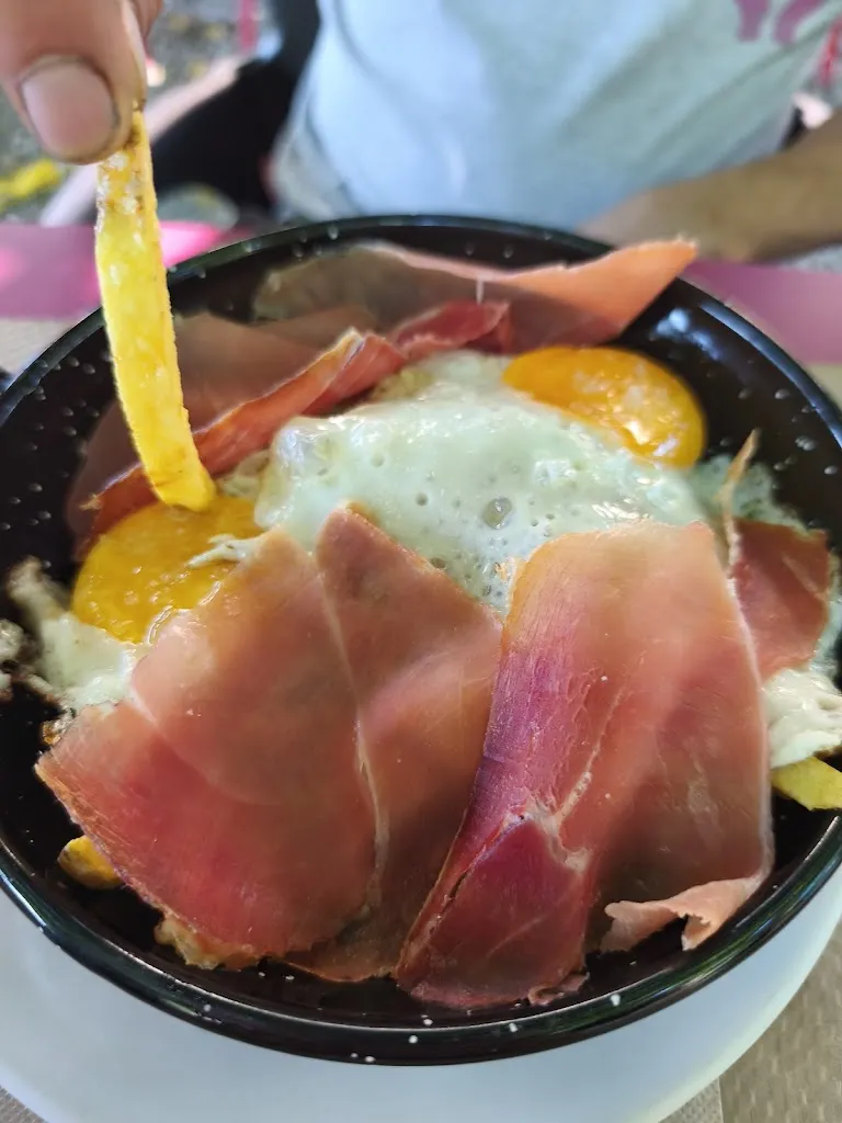 Maricarmen Almoguera López_Les 3 Pedres_Mediona_review