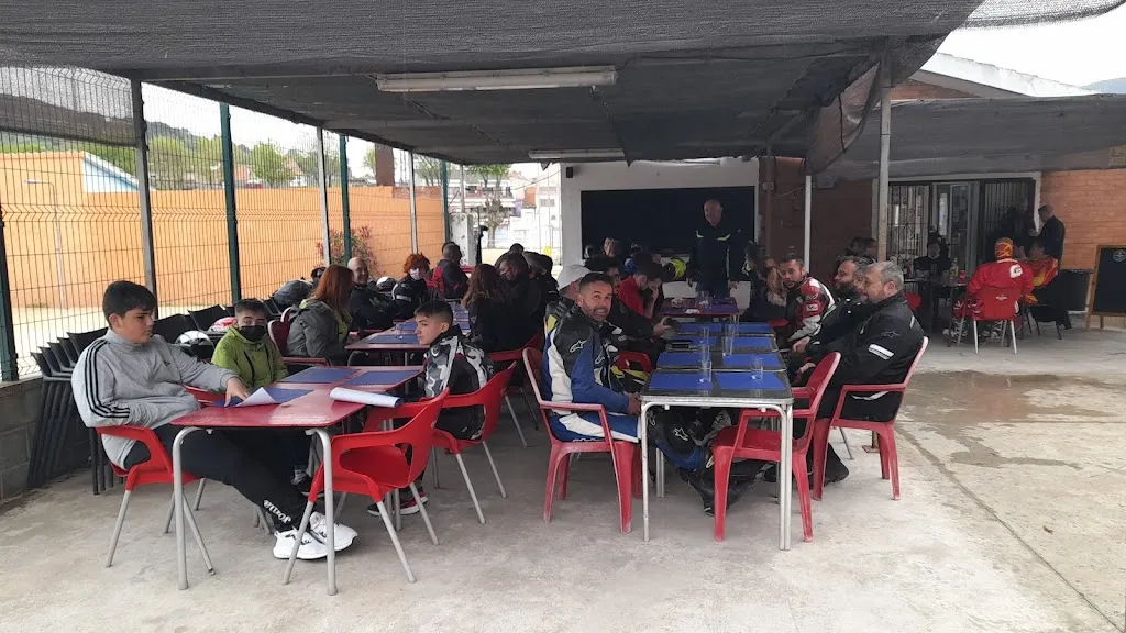 Bar La Piscina restaurant in Mediona