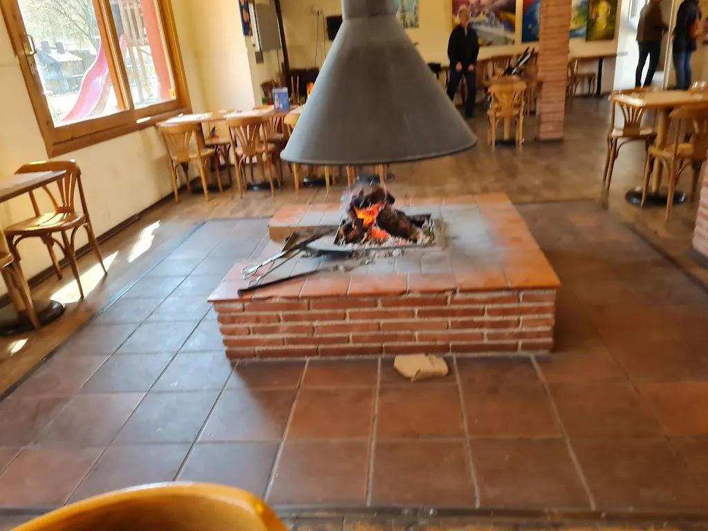 Marta Marquillas_Casal Medionenc_Mediona_review