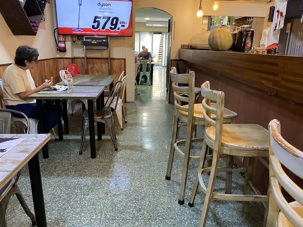 Bar Restaurant Caballero restaurant in Martorelles