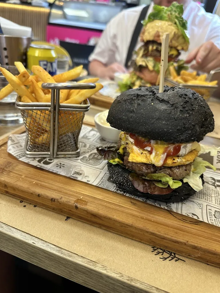 Kaloyan Zhivkov_Fresh House_Martorelles_review