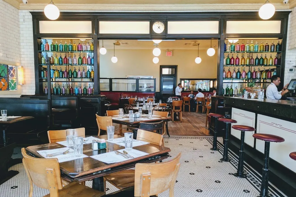 Raymond's restaurant in Montclar