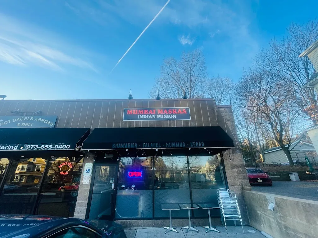 Mumbai Maskaa_Montclar_slider_image_1