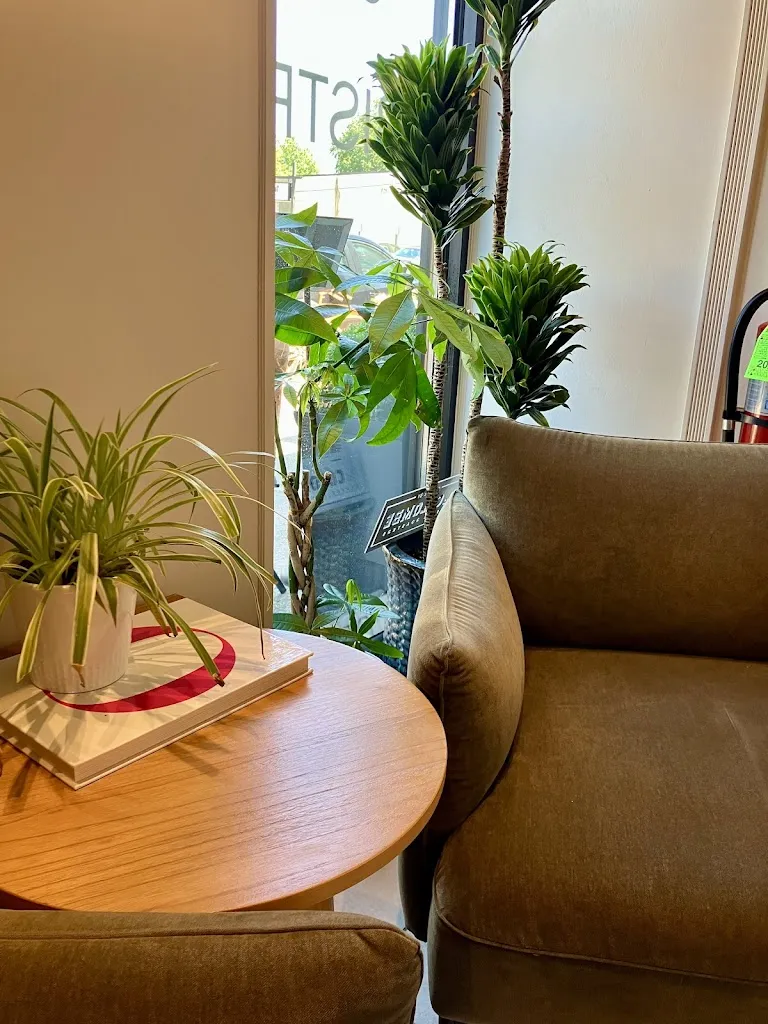 Elena Yee_Meet Me at Madison's_Montclar_recensione