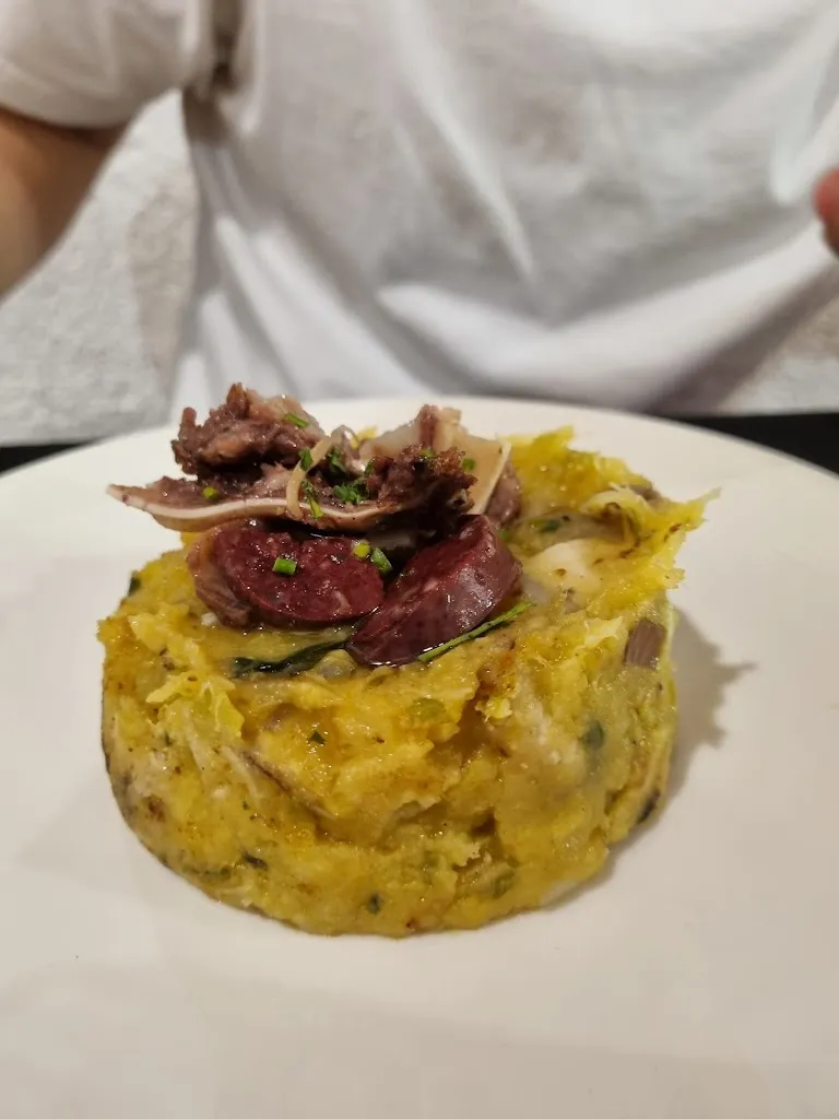 Aina Teixidor Moreno_Les Olles dels Caus_Mura_recensione